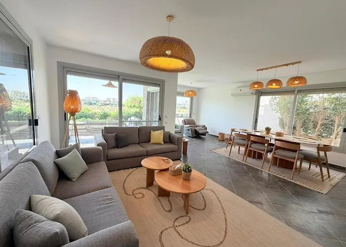 Dağ evi 3br Stylish Poolside Retreat Einbay Ain Sukhna